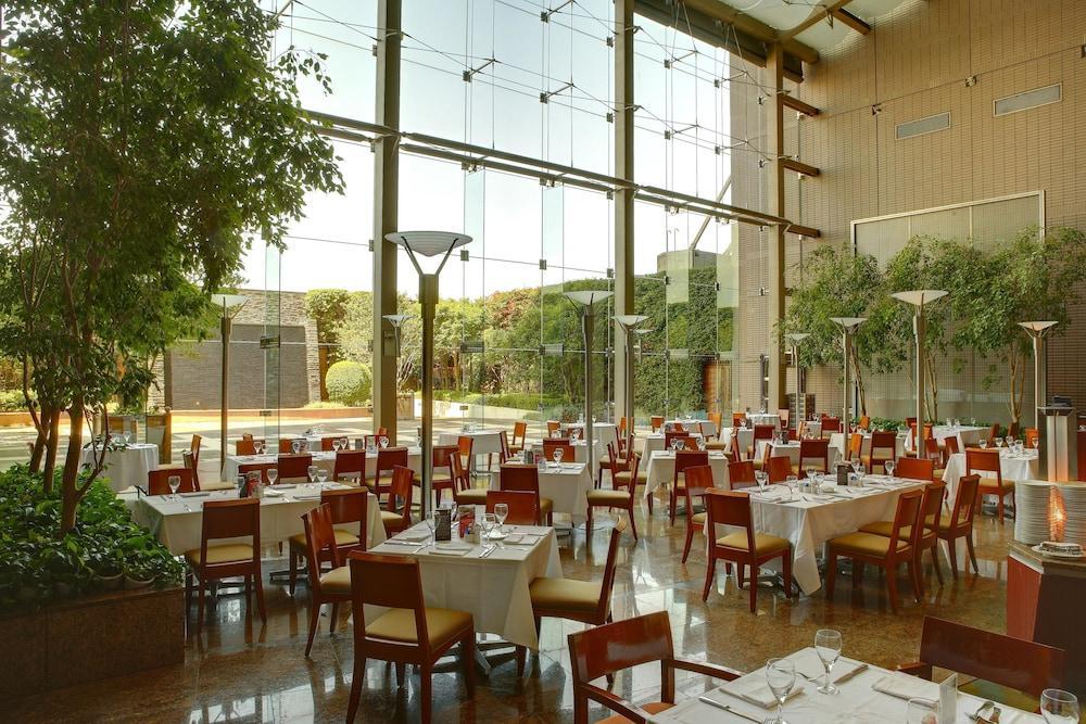 Ambassador Hotel Hsinchu Bagian luar foto The restaurant