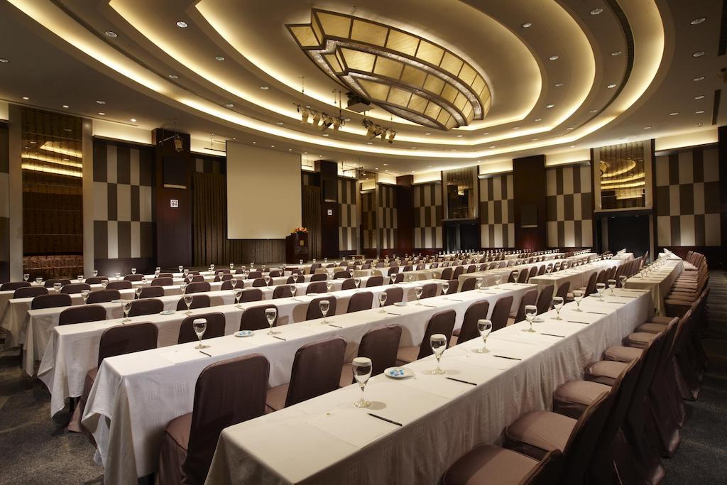 Ambassador Hotel Hsinchu Bagian luar foto The Grand Ballroom