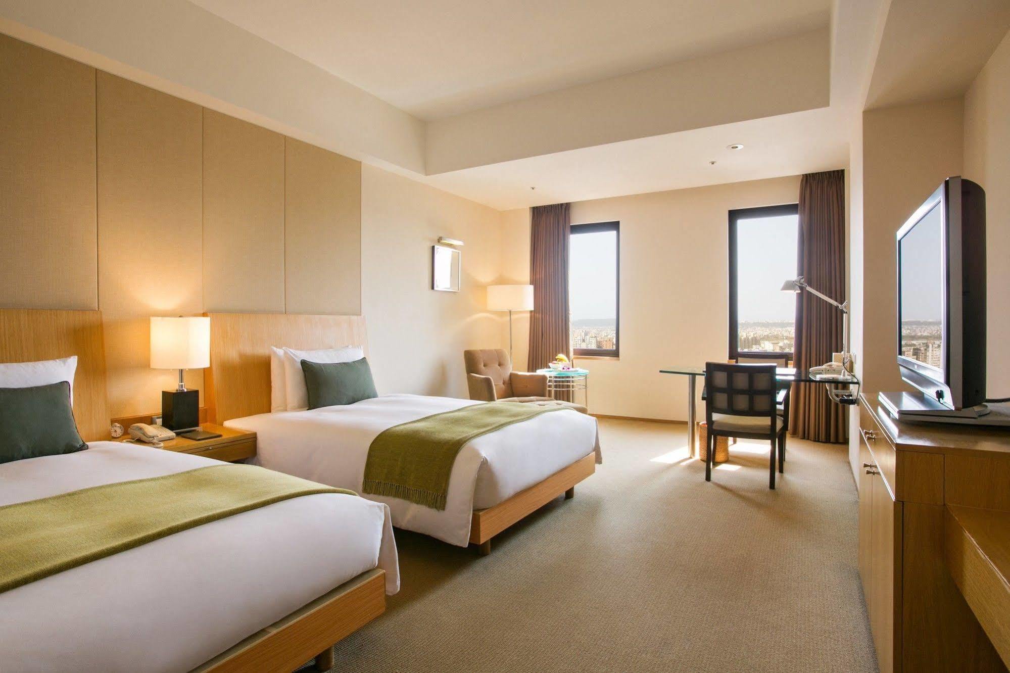 Ambassador Hotel Hsinchu Bagian luar foto Deluxe Room